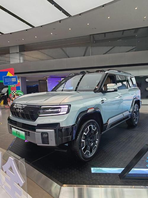 重庆278比亚迪方程豹硬派越野的爆款，英菲尼迪35周年与你共成长